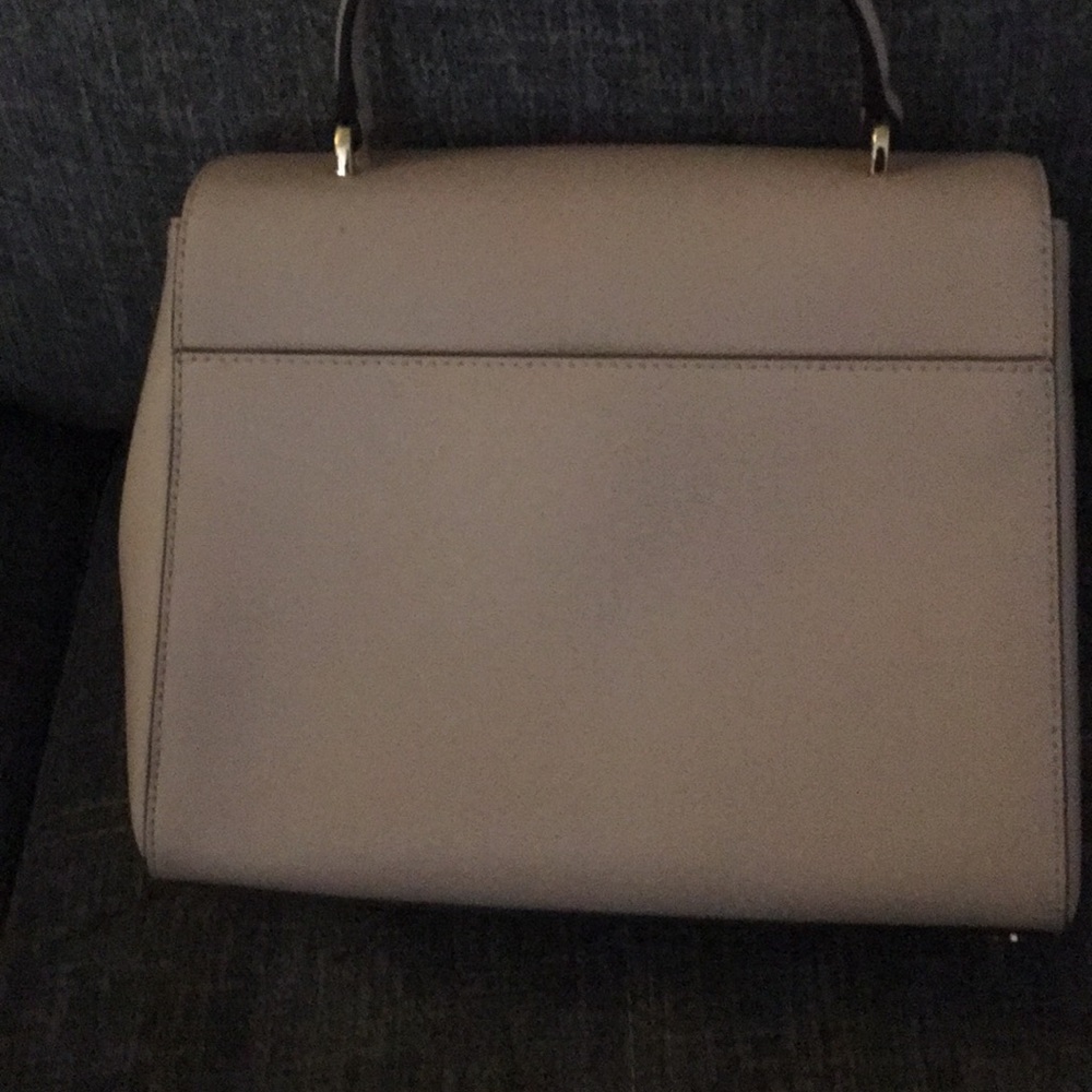A pink purse - Picture 4 of 4